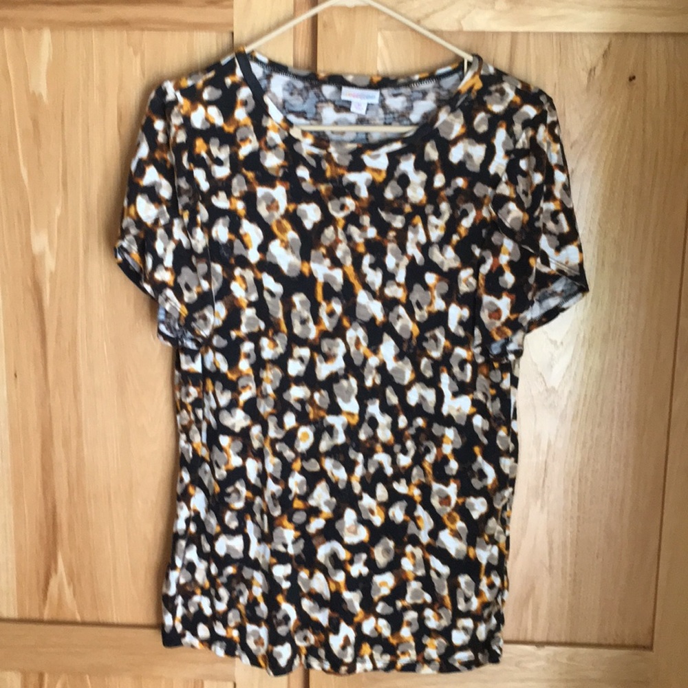 Lularoe leopard tulip sleeve shirt women’s med EUC
